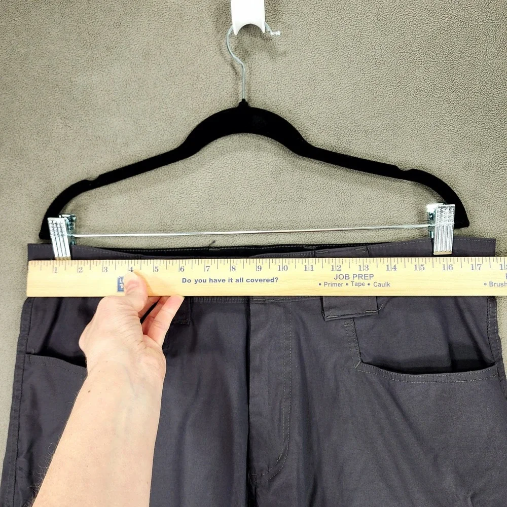 Eddie Bauer Nylon Cargo Short 36 Men Gray 10" Stretch Hiking Camping Pocket READ - Picture 6 of 9